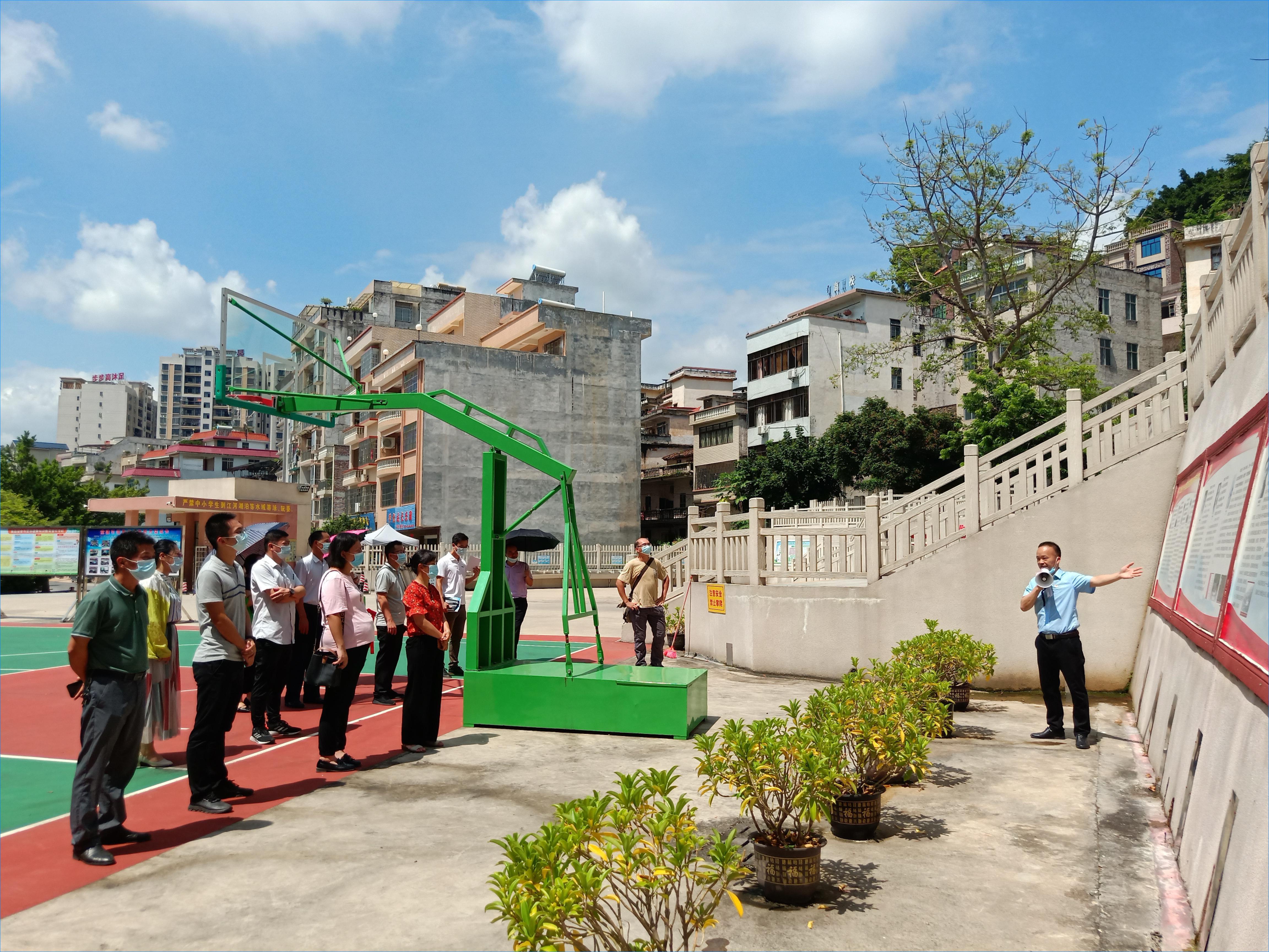 季度3-縣總工會(huì)-Ⅲ-3-1)-③活動(dòng)時(shí)間：2022年7月15日，主辦單位：郁南縣總工會(huì)，地點(diǎn)：郁南縣四一八小學(xué)，活動(dòng)主題：“傳承紅色基因  踐行初心使命“現(xiàn)場(chǎng)07.jpg