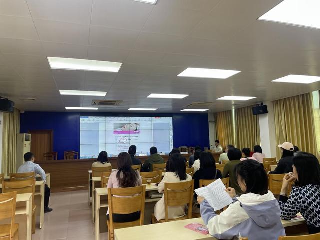 3.24，郁南縣市場(chǎng)監(jiān)督管理局召開(kāi)美容行業(yè)工作約談會(huì)  以嚴(yán)監(jiān)管護(hù)航“美麗消費(fèi)”安全照片2.jpg